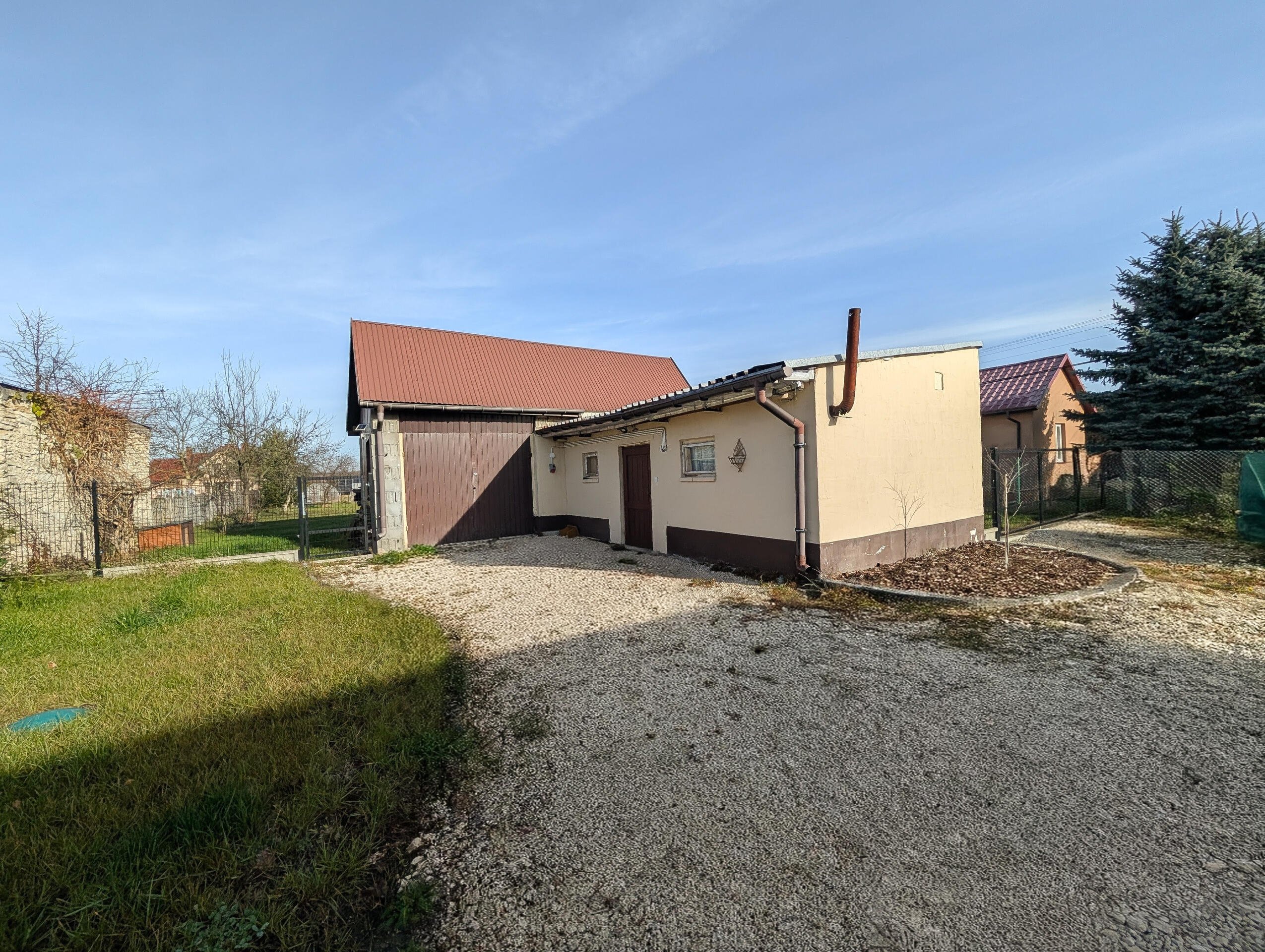 Dom z dużą działką, Włoszczowice gm.Kije
