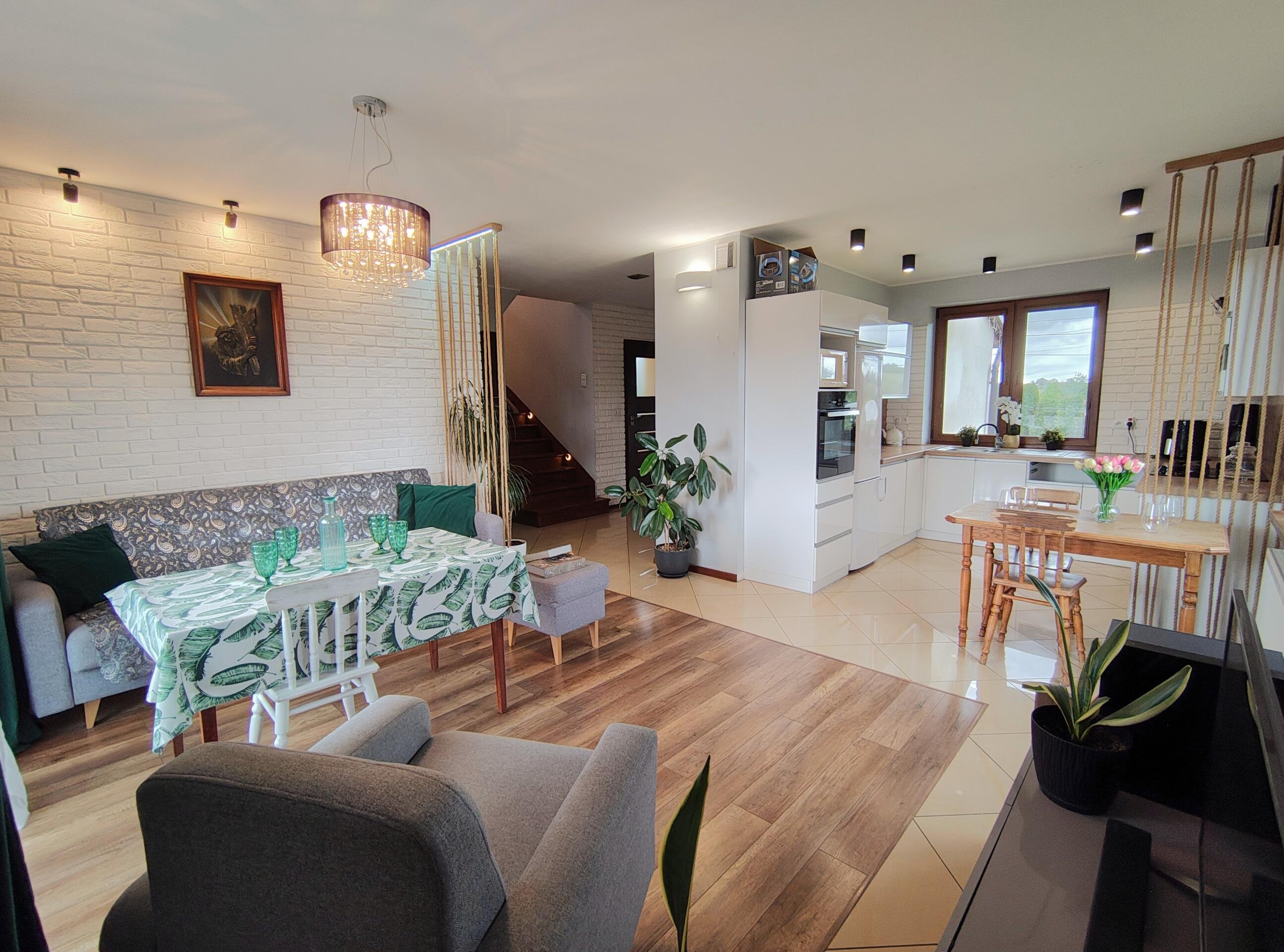 Komfortowy dom jednorodzinny 100m2 w Brzezinach k. Morawicy