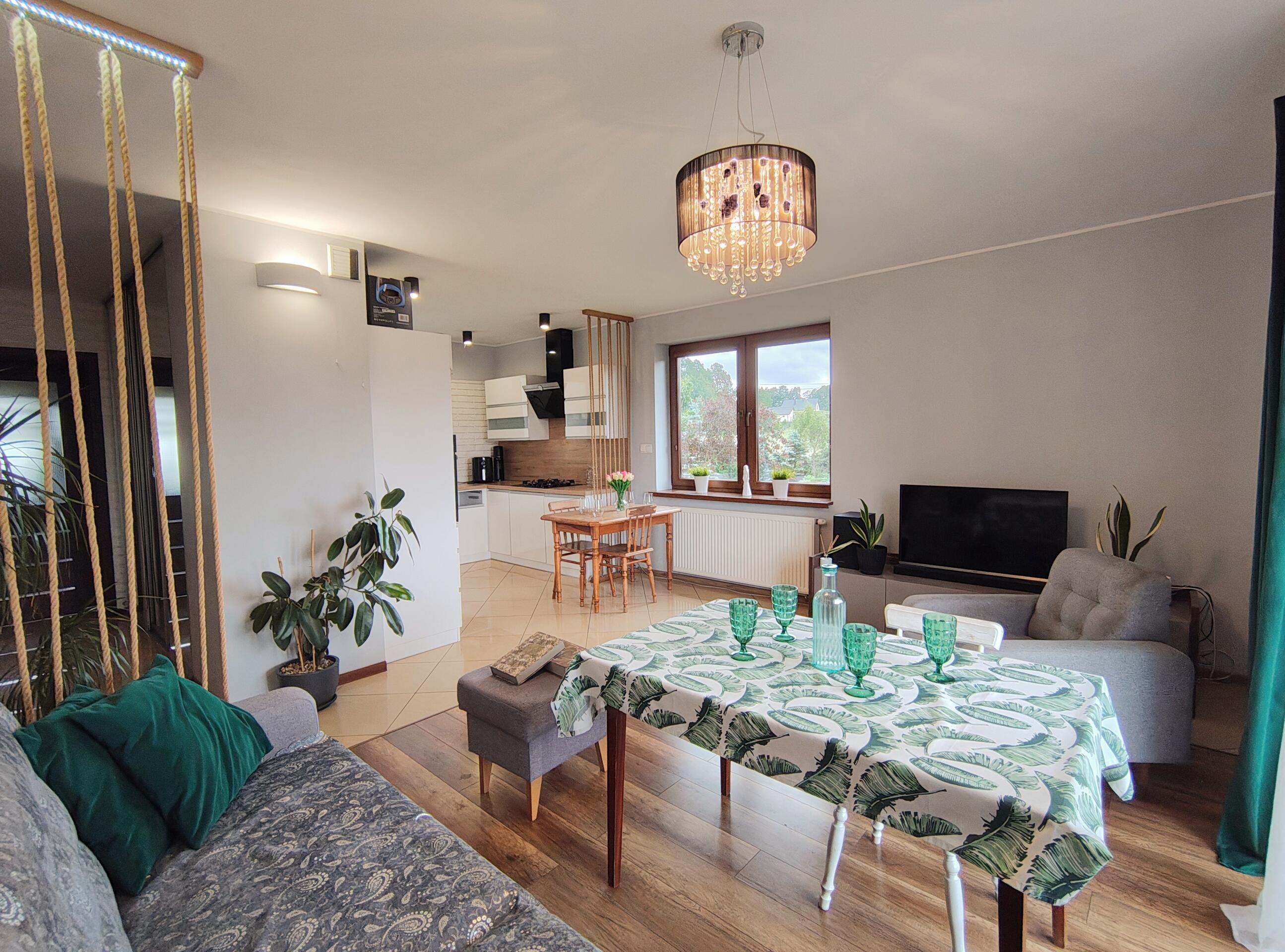 Komfortowy dom jednorodzinny 100m2 w Brzezinach k. Morawicy