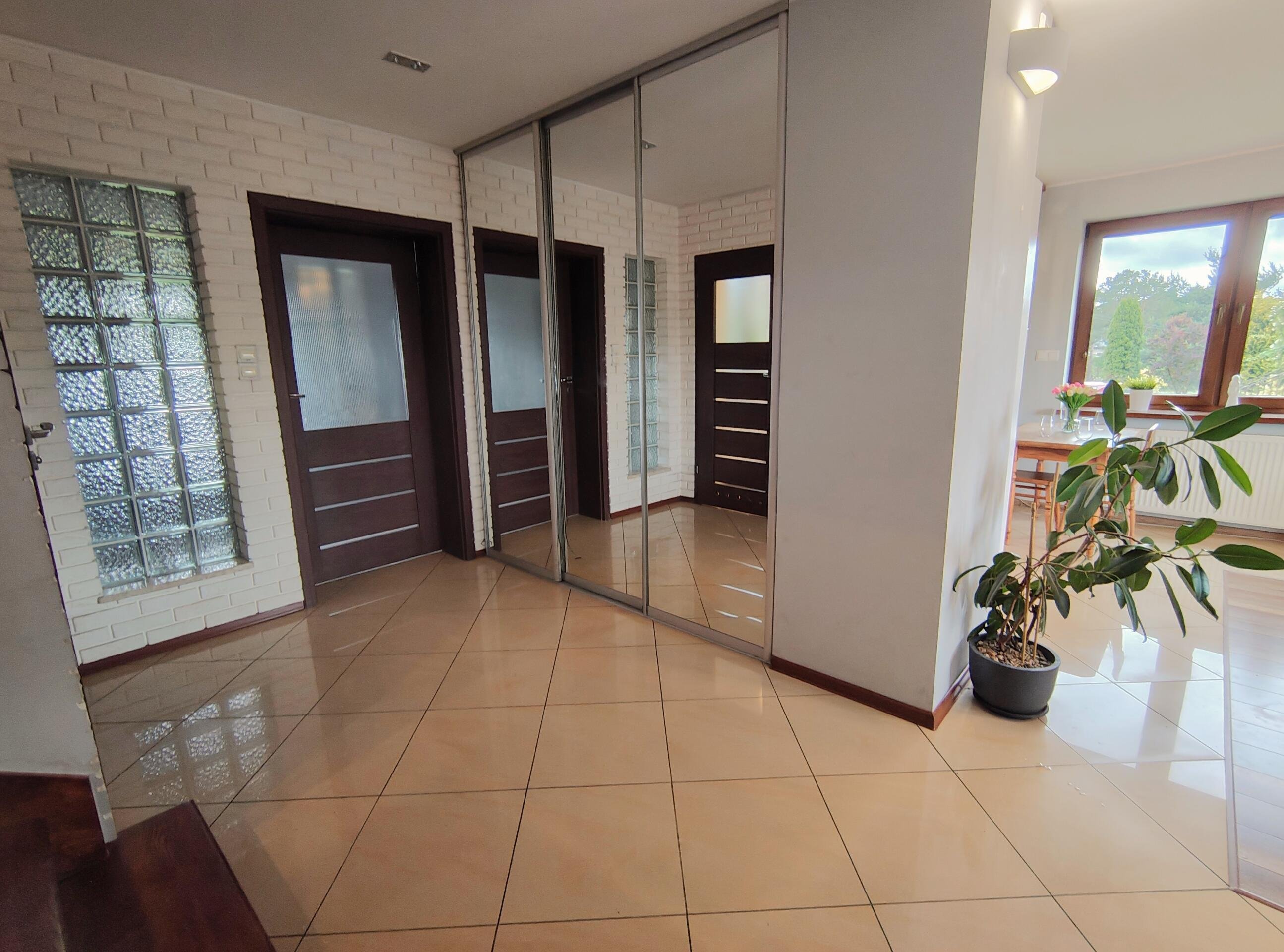 Komfortowy dom jednorodzinny 100m2 w Brzezinach k. Morawicy