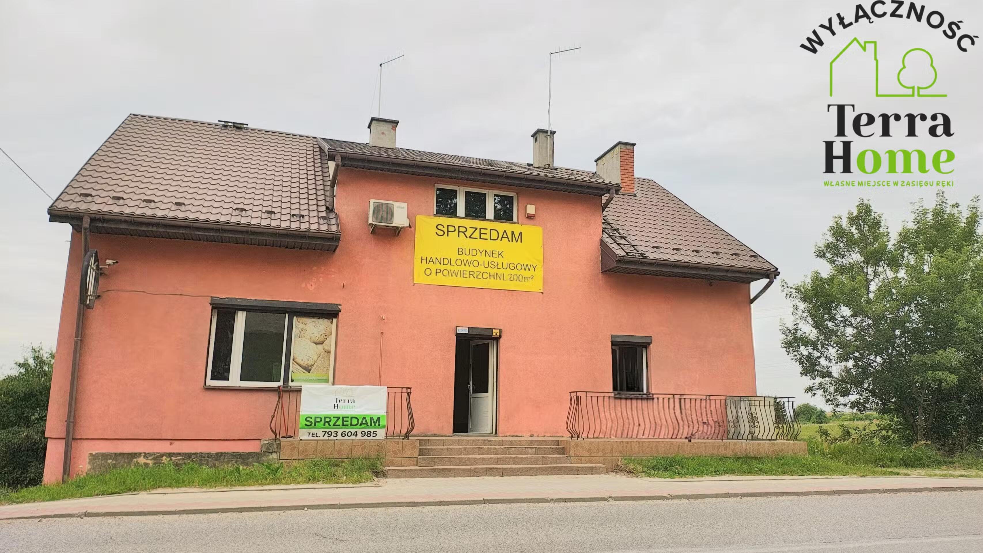Budynek usługowo-handlowy z funkcją handlową – Brzeziny, gm. Morawica