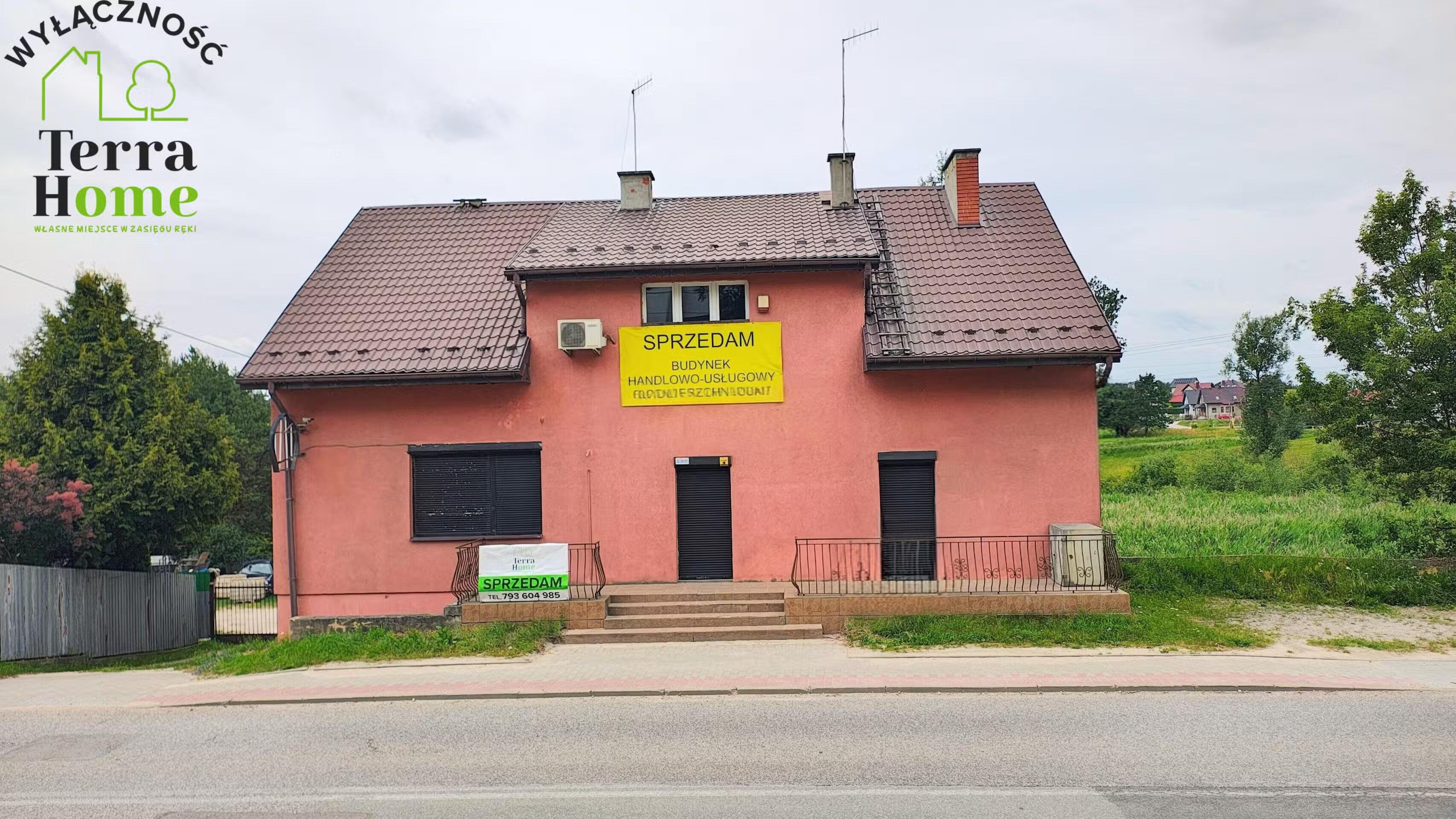 Budynek usługowo-handlowy z funkcją handlową – Brzeziny, gm. Morawica