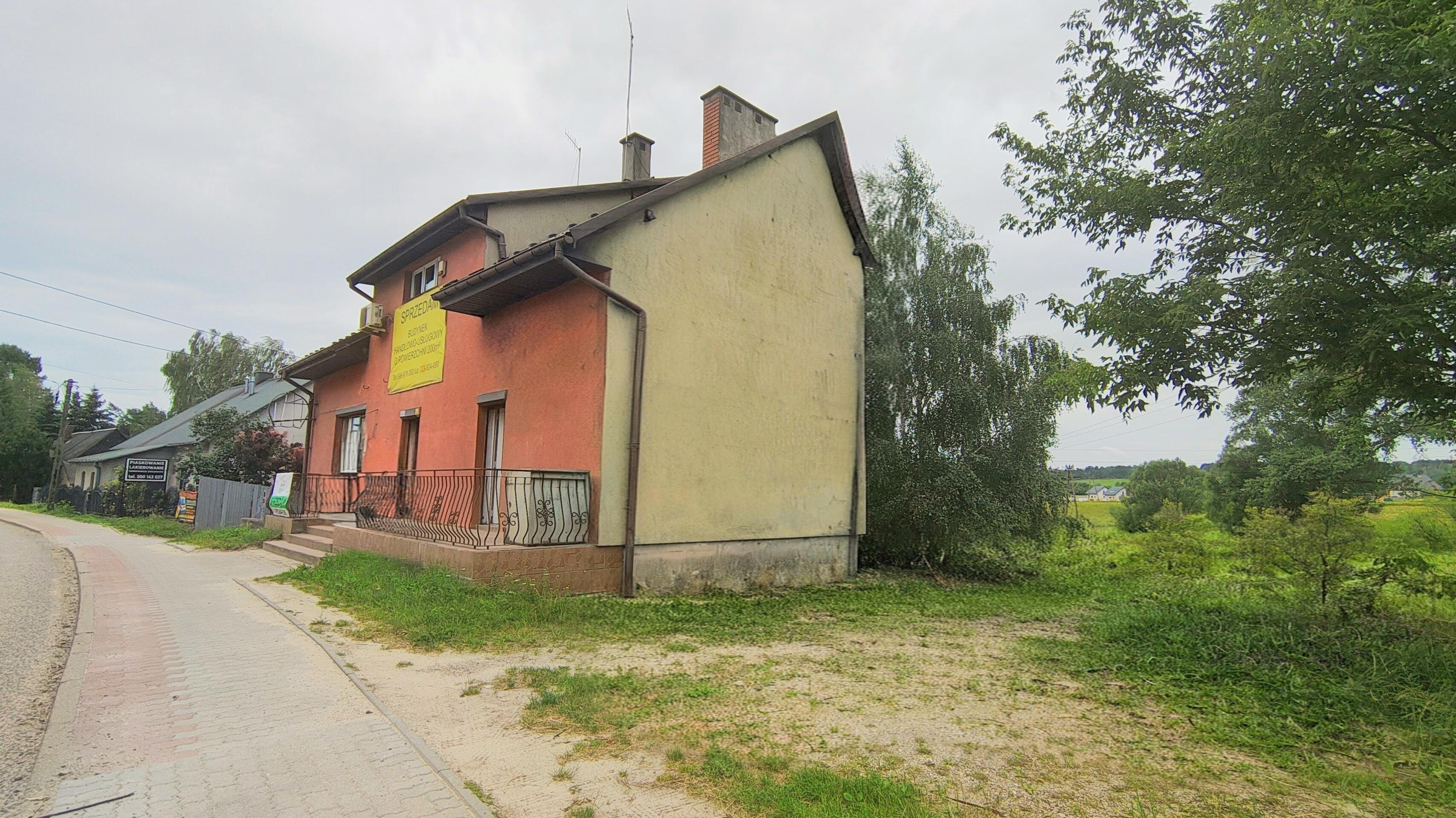 Budynek usługowo-handlowy z funkcją handlową – Brzeziny, gm. Morawica