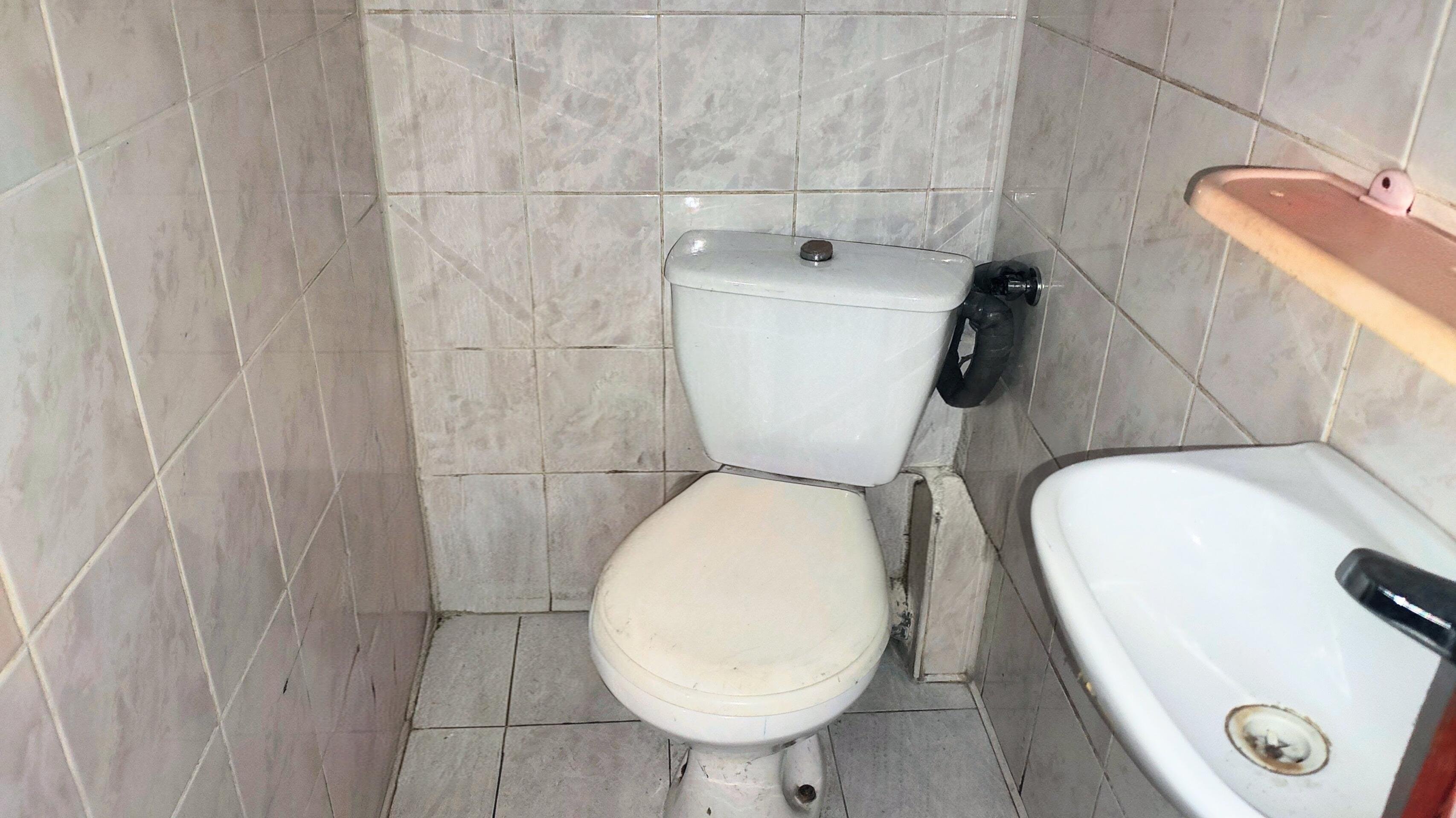 Budynek usługowo-handlowy z funkcją handlową – Brzeziny, gm. Morawica