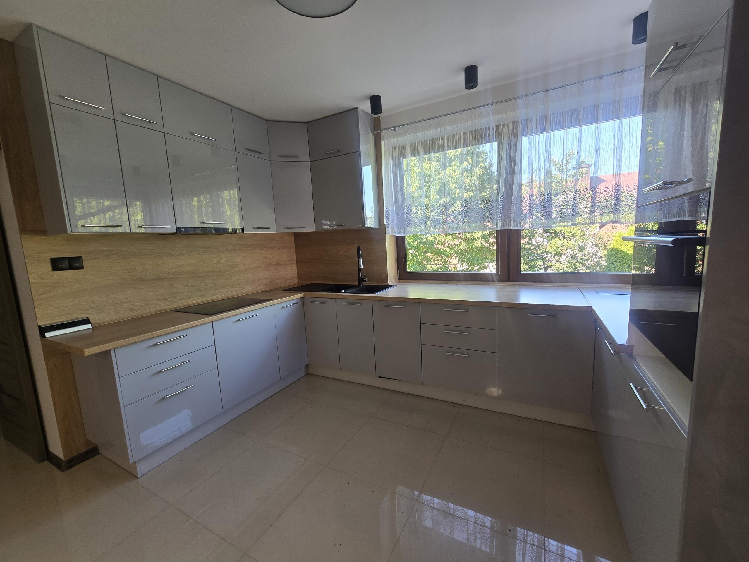 2 DOMY + ZABUDOWA GOSPODARCZA + 1,45 HA | NIESTACHÓW | BLISKO KIELC