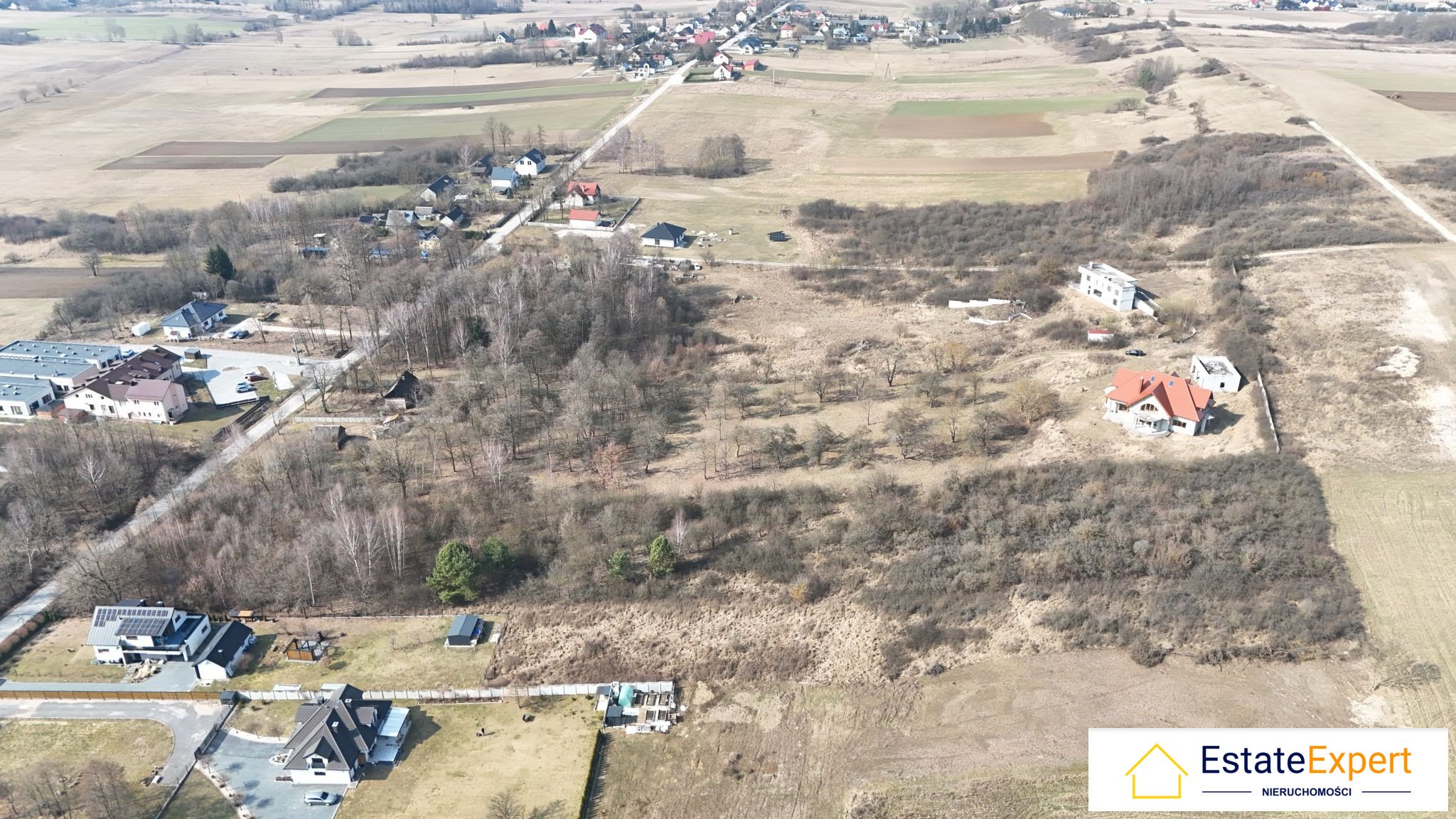 Dom w stanie surowym zamkniętym w malowniczej okolicy