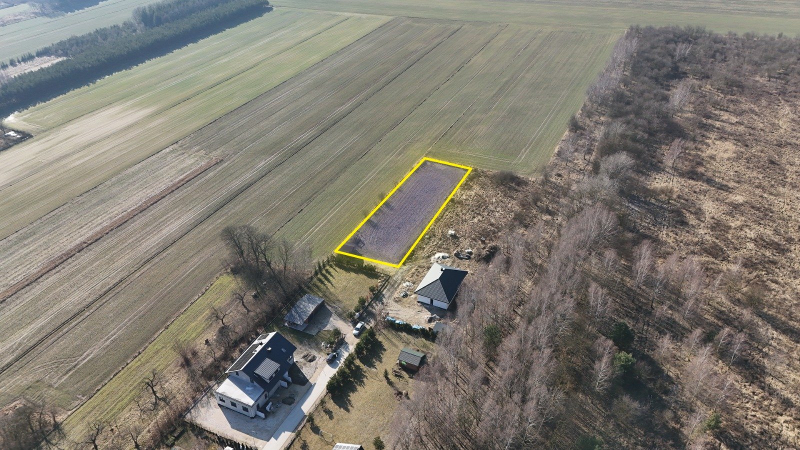 Działka  budowlana  1722 m 2, z wydanymi WZ - Jędrzejów