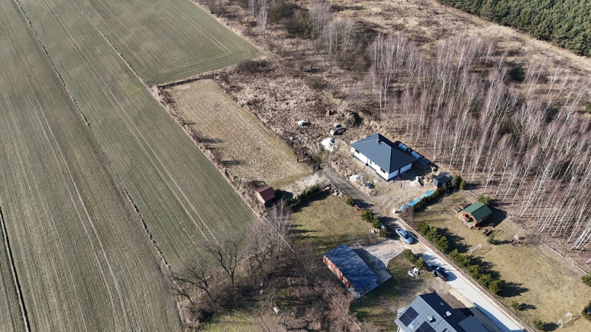 Działka  budowlana  1722 m 2, z wydanymi WZ - Jędrzejów
