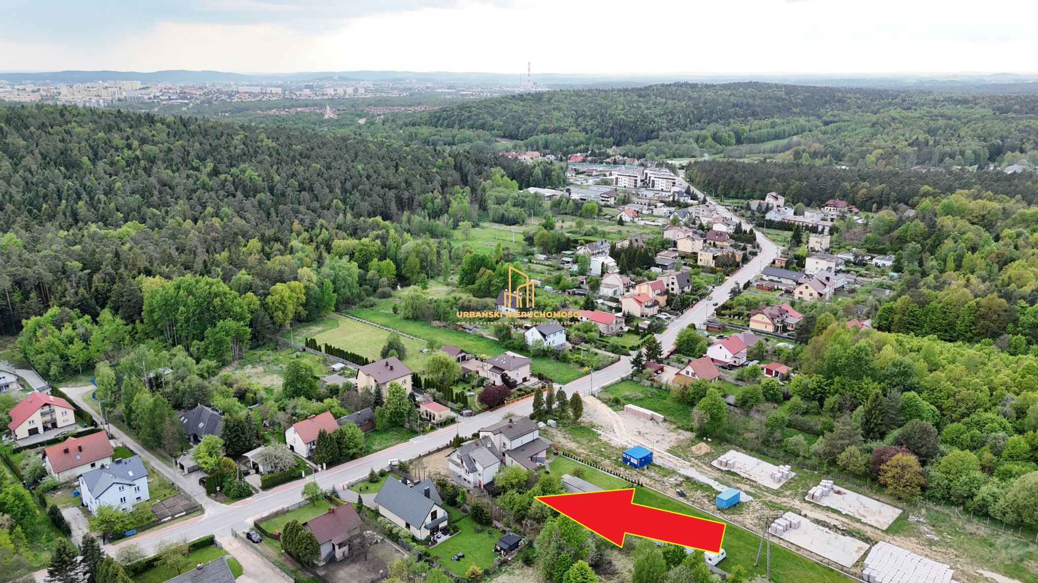 Obniżka Ceny! Dom wolnostojący w Dąbrowie — zaledwie 1,5 km od granicy Kielc!