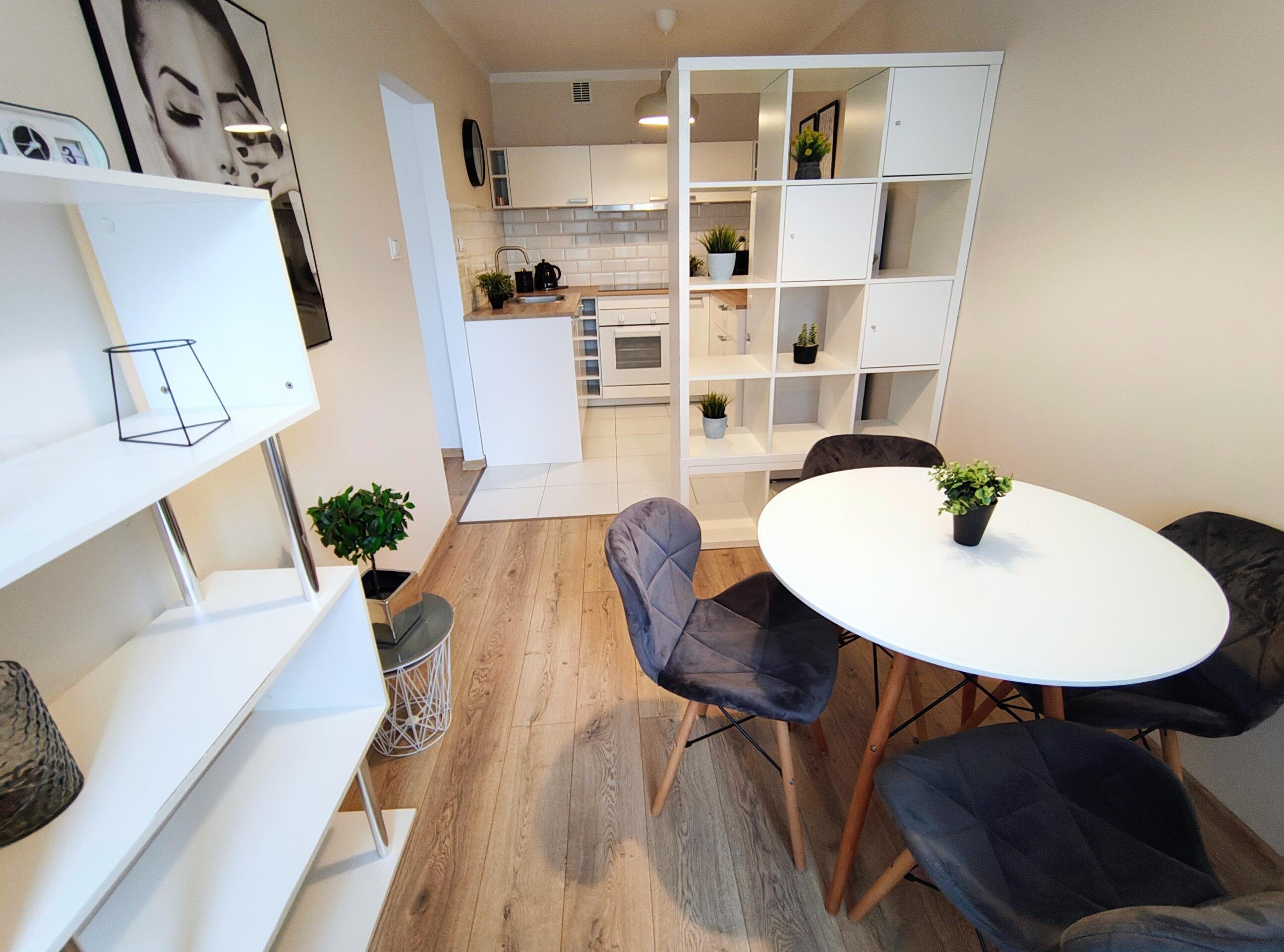 43,31 m² |PO GENERALNYM REMONCIE | W PEŁNI UMEBLOWANE | UL. WARSZAWSKA