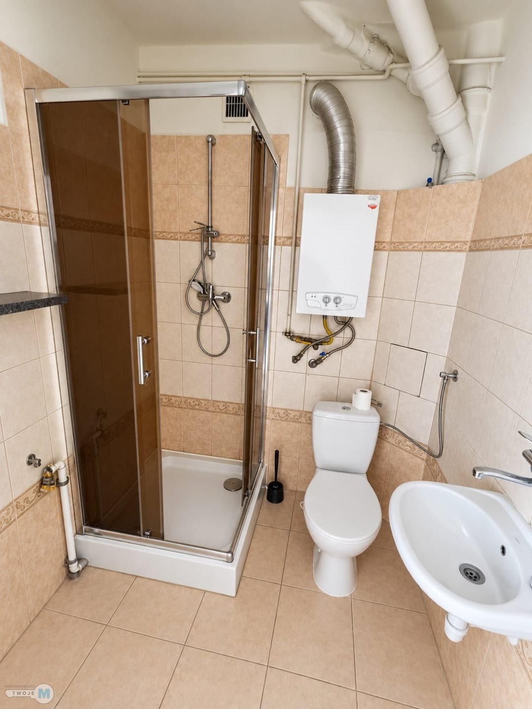 2 pokoje, 2 piętro, duży balkon, widok na skwer