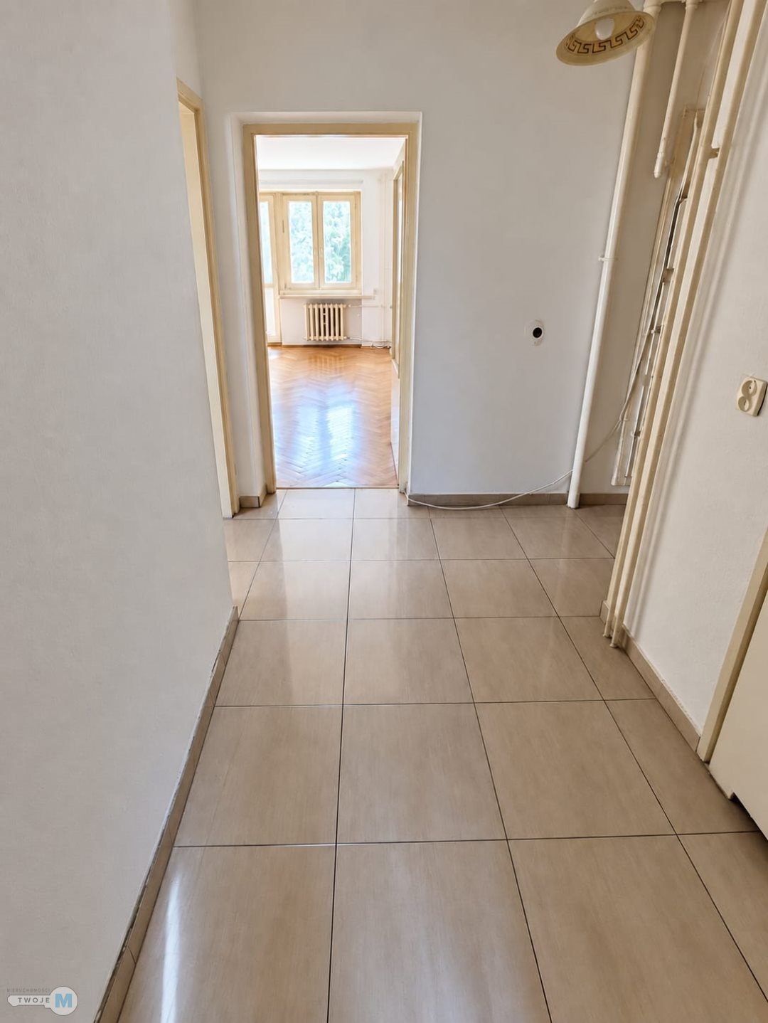 2 pokoje, 2 piętro, duży balkon, widok na skwer
