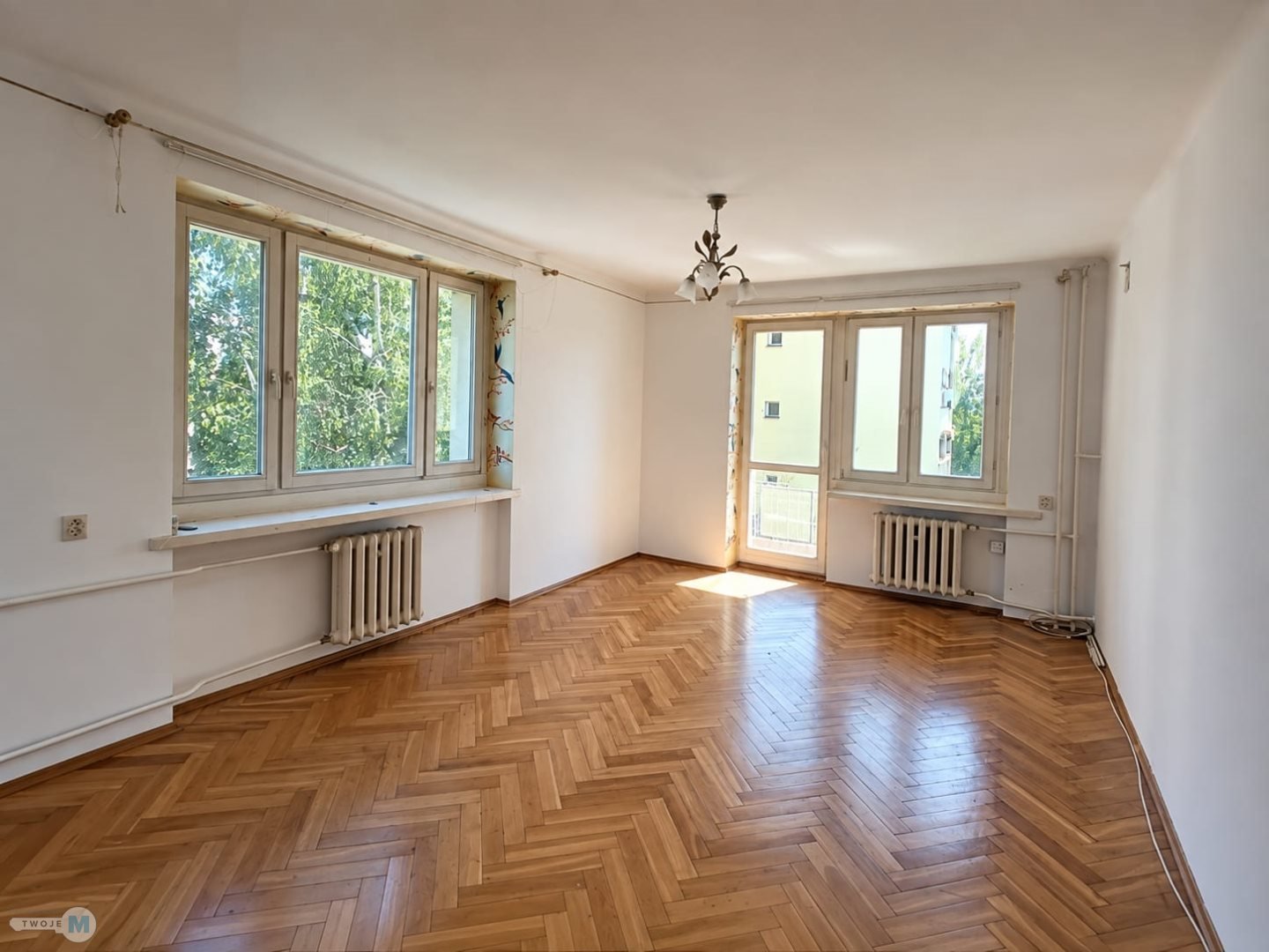 2 pokoje, 2 piętro, duży balkon, widok na skwer