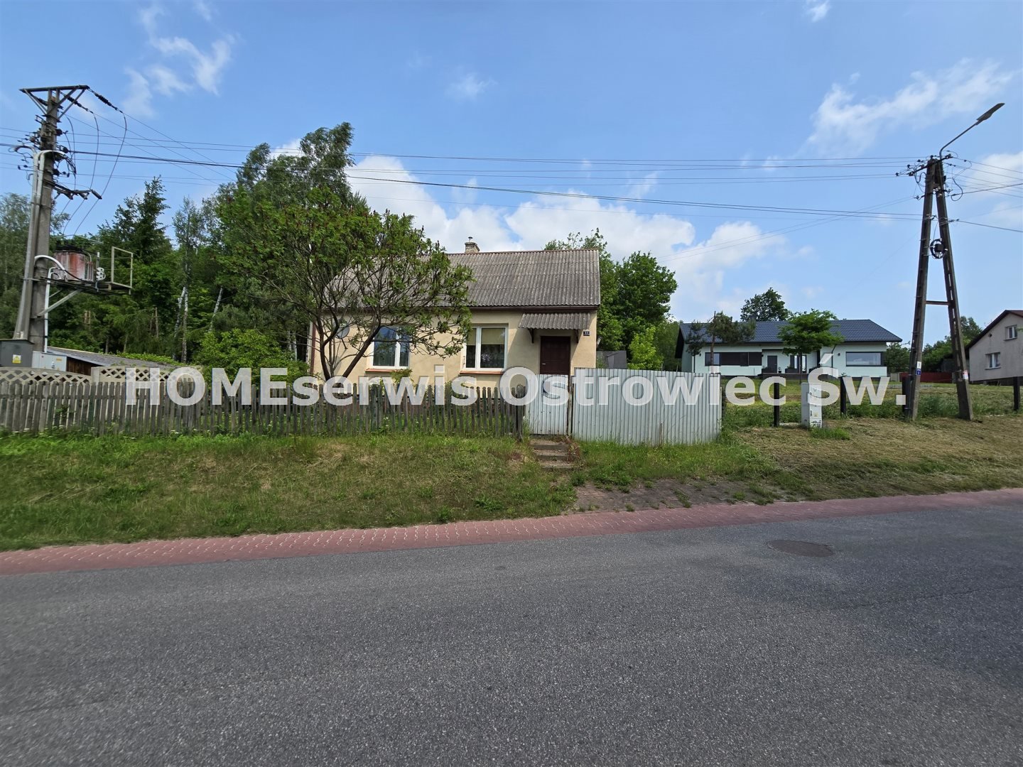 Dom 45 m2 na działce 3253 m2 Janik k/Ostrowca