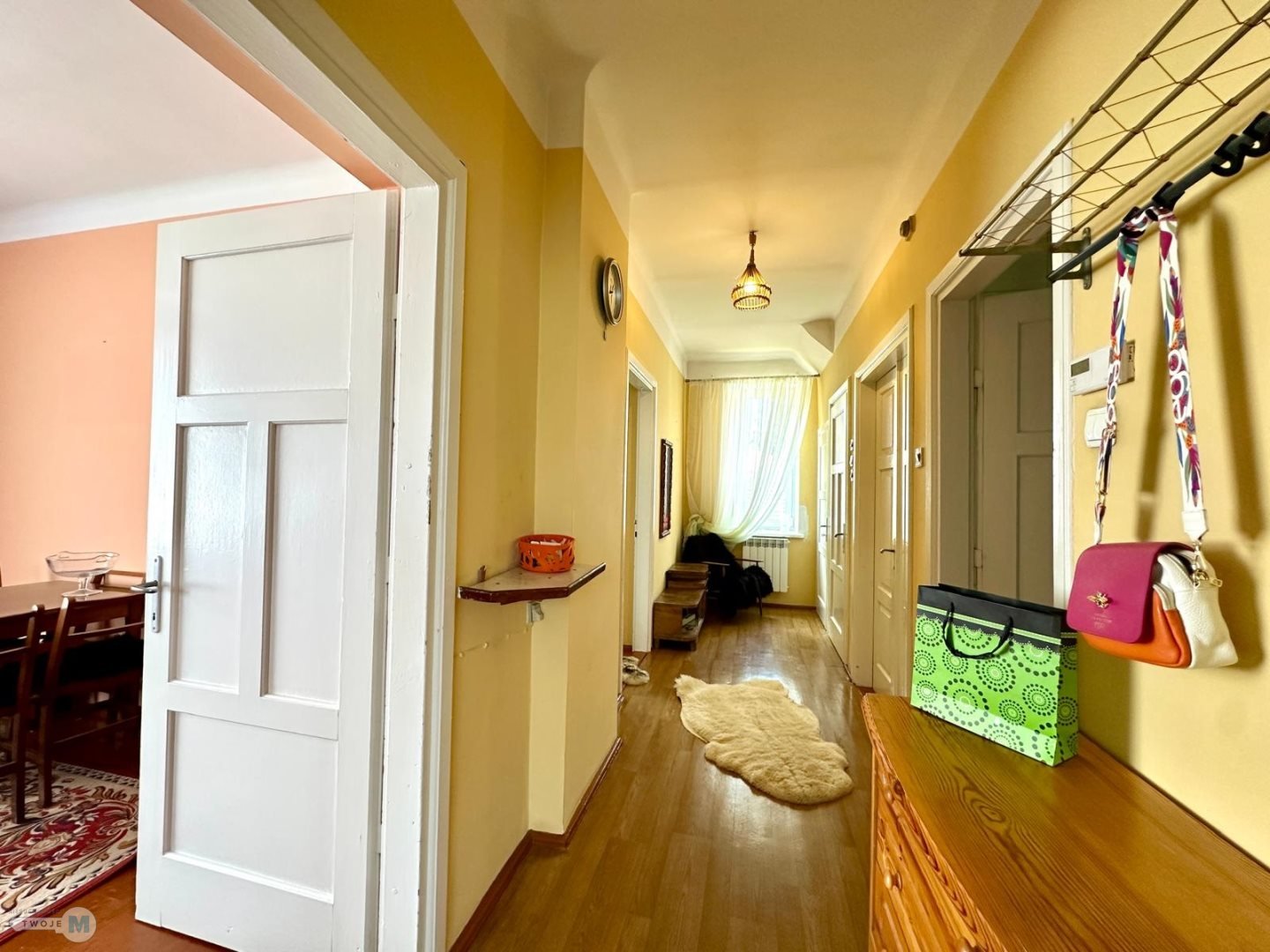 Urokliwy i funkcjonalny dom w Centrum Jędrzejowa.