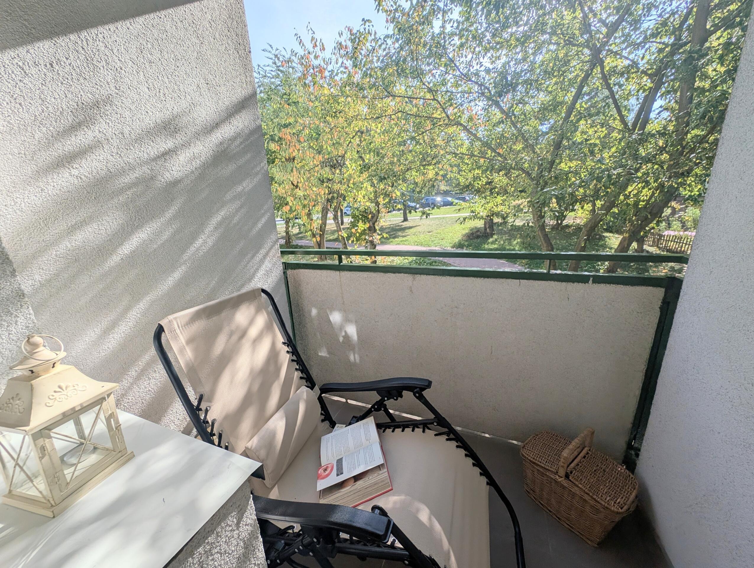 Mieszkanie 2-pokojowe po generalnym remoncie loggia os. Na Stoku