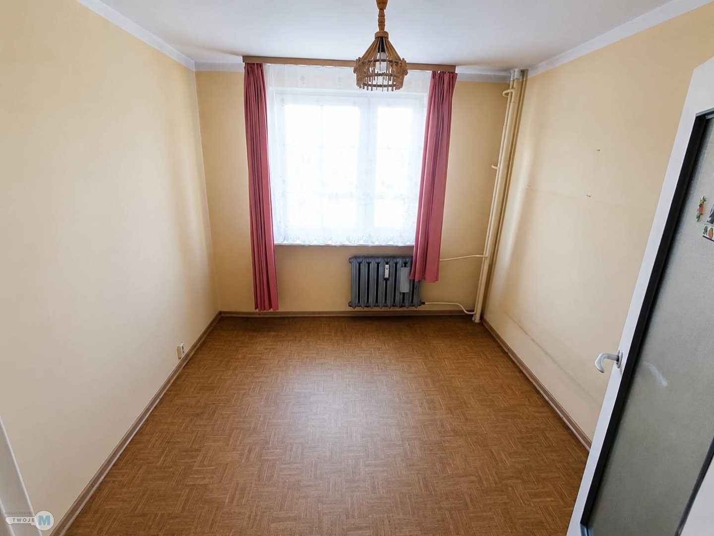 2/3 pokoje, loggia,1 piętro, winda