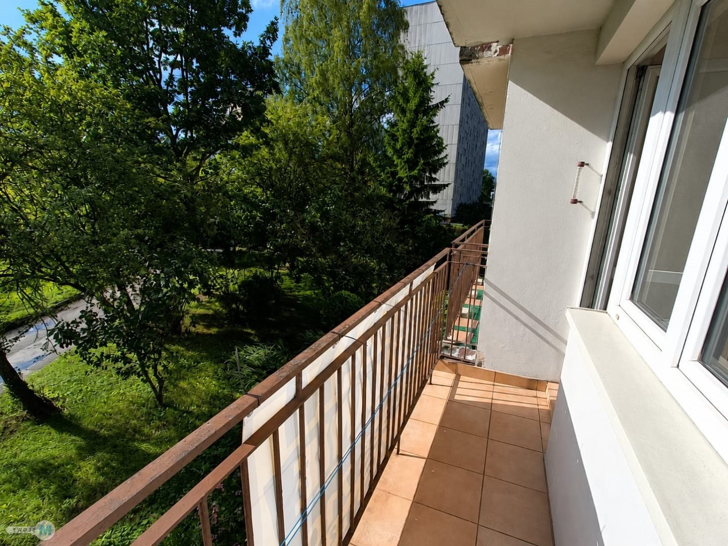 2/3 pokoje, loggia,1 piętro, winda