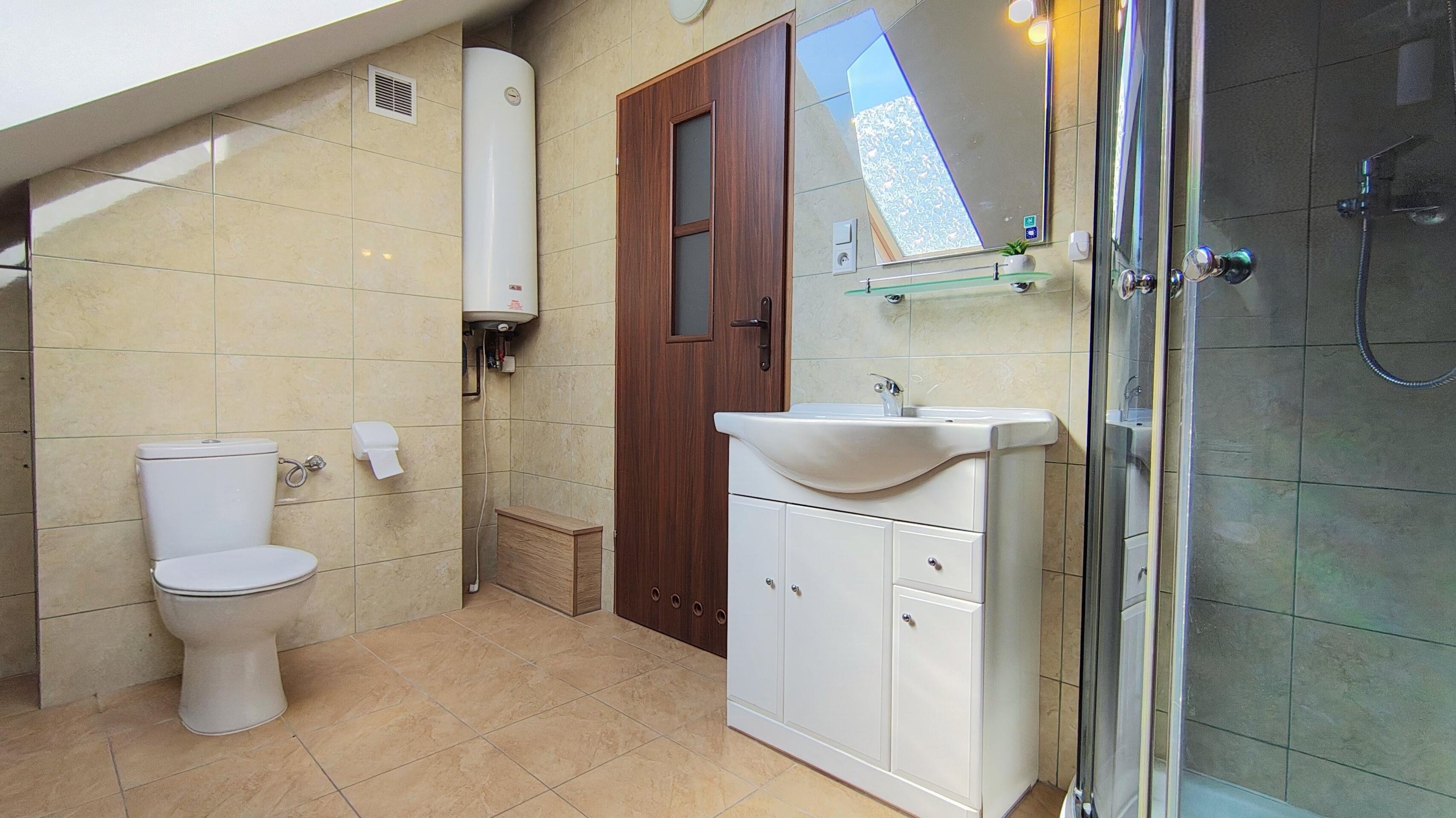 KIELCE, UL. HOŻA | 652,66m² | 3 KONDYGNACJE | WINDA | DUŻY POTENCJAŁ