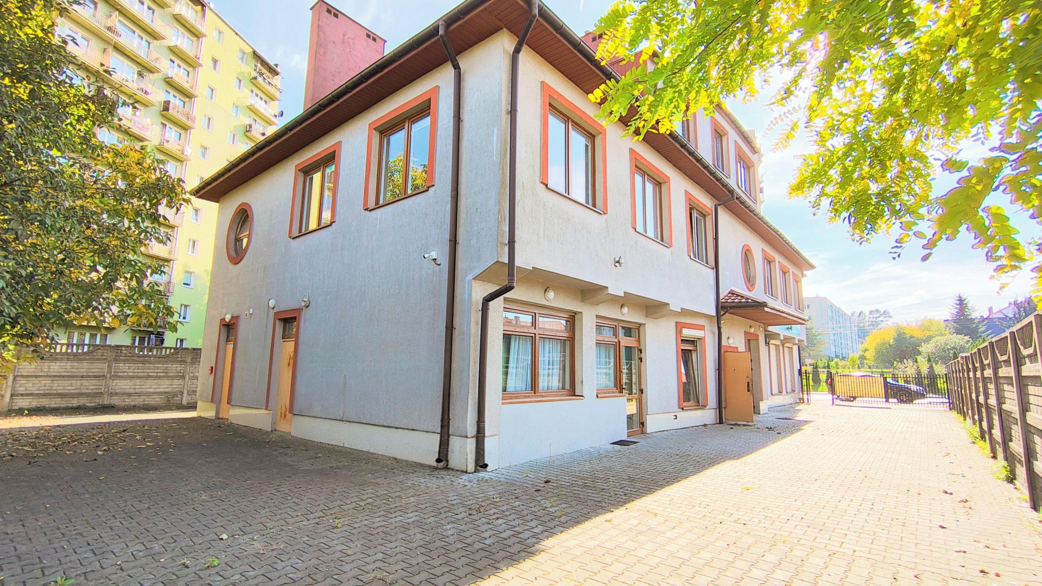 KIELCE, UL. HOŻA | 652,66m² | 3 KONDYGNACJE | WINDA | DUŻY POTENCJAŁ