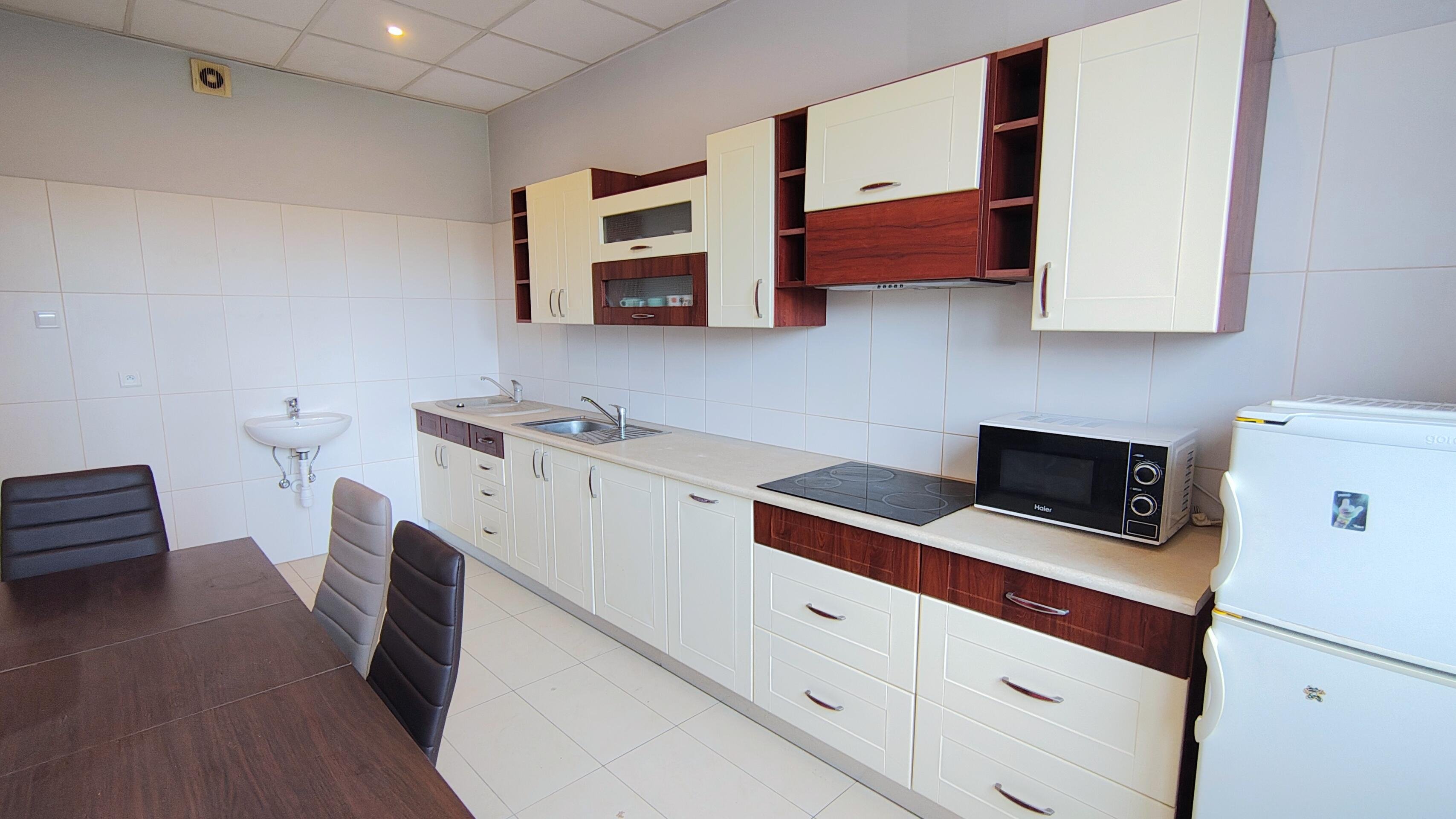 KIELCE, UL. HOŻA | 652,66m² | 3 KONDYGNACJE | WINDA | DUŻY POTENCJAŁ