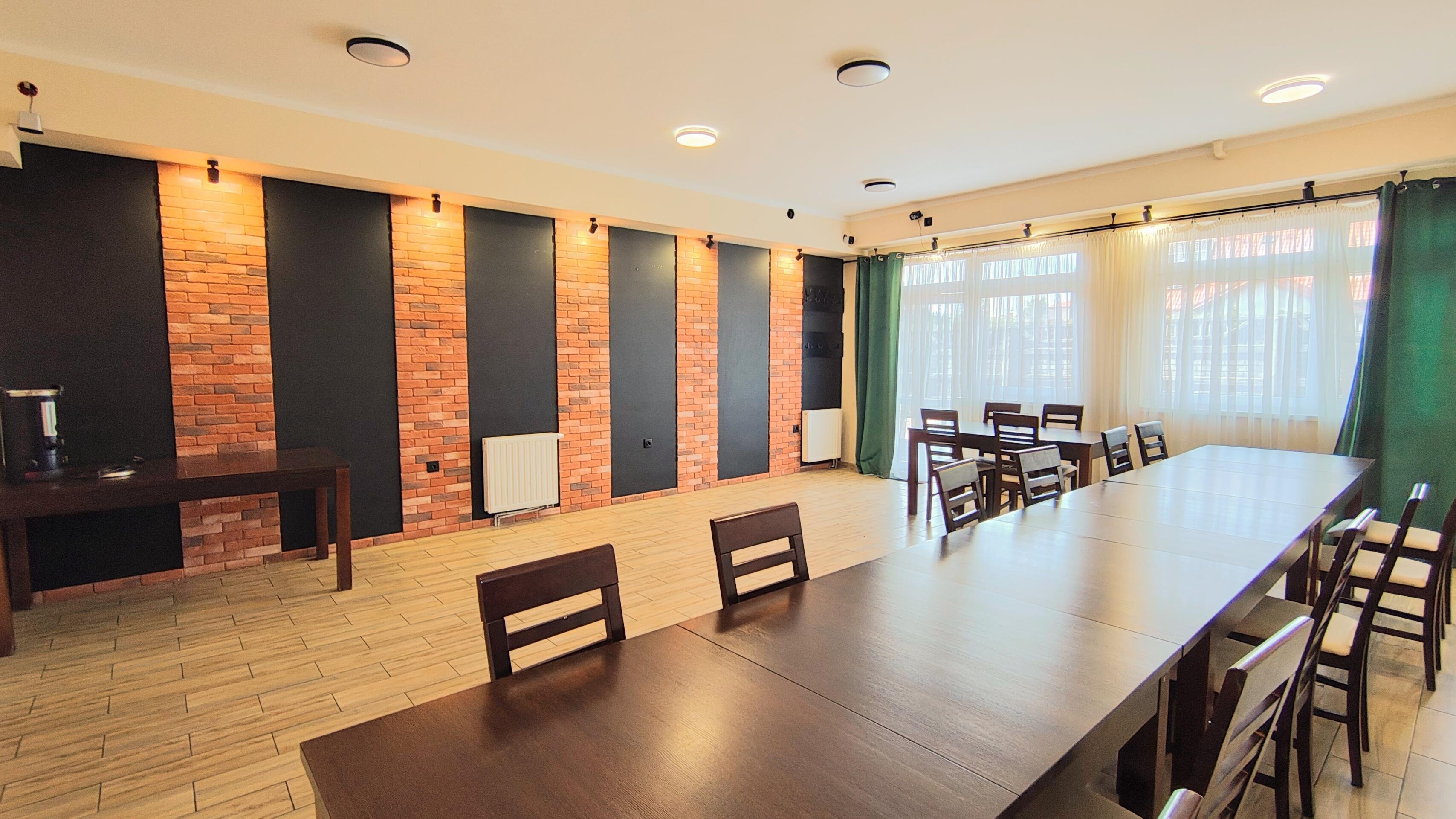 KIELCE, UL. HOŻA | 652,66m² | 3 KONDYGNACJE | WINDA | DUŻY POTENCJAŁ