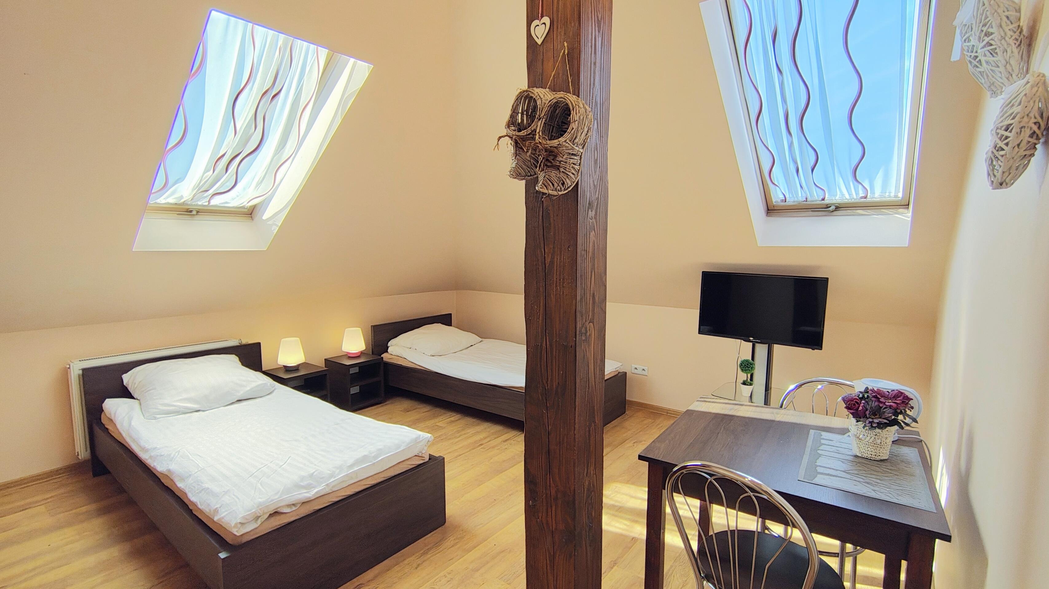 KIELCE, UL. HOŻA | 652,66m² | 3 KONDYGNACJE | WINDA | DUŻY POTENCJAŁ