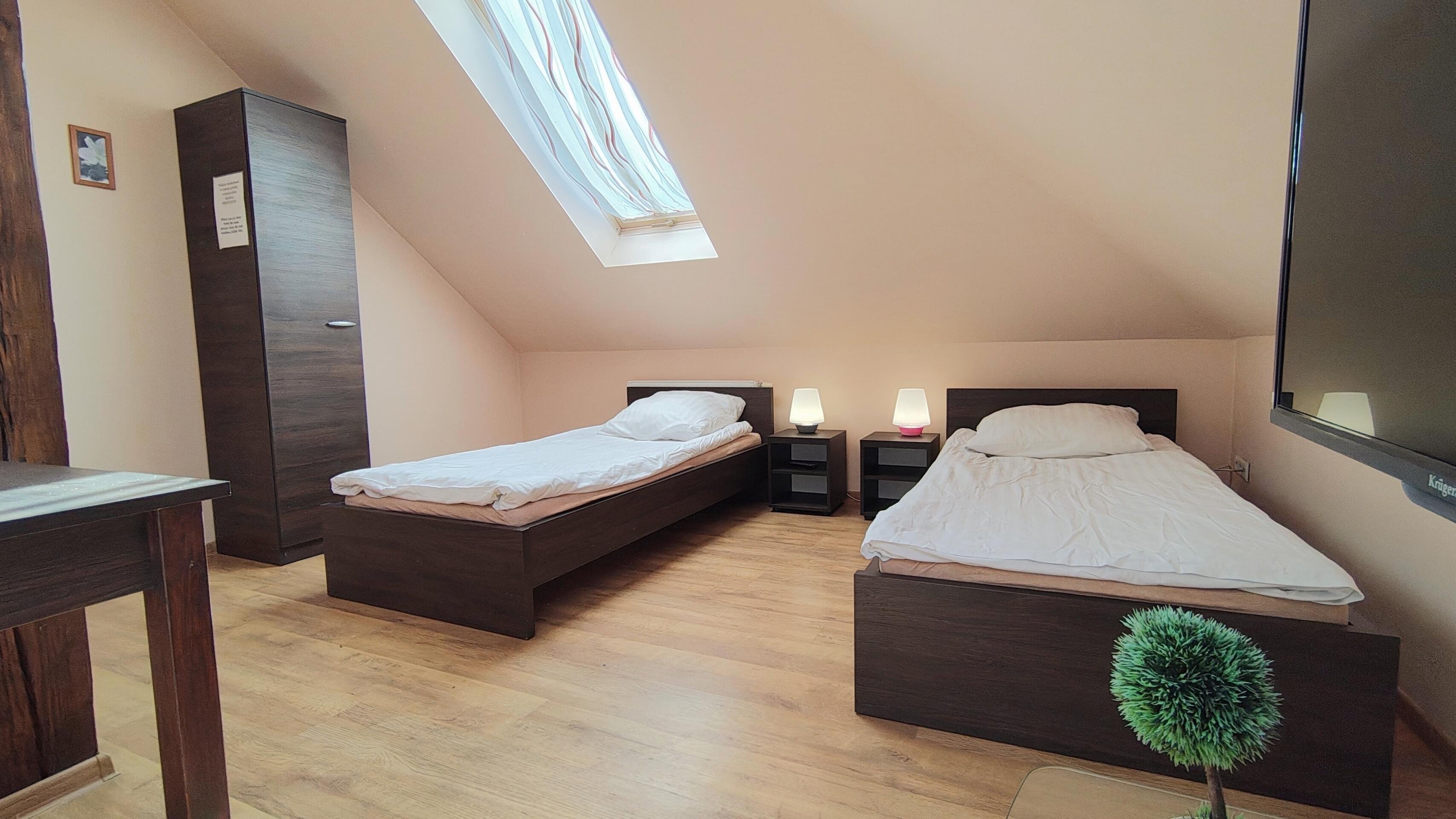 KIELCE, UL. HOŻA | 652,66m² | 3 KONDYGNACJE | WINDA | DUŻY POTENCJAŁ
