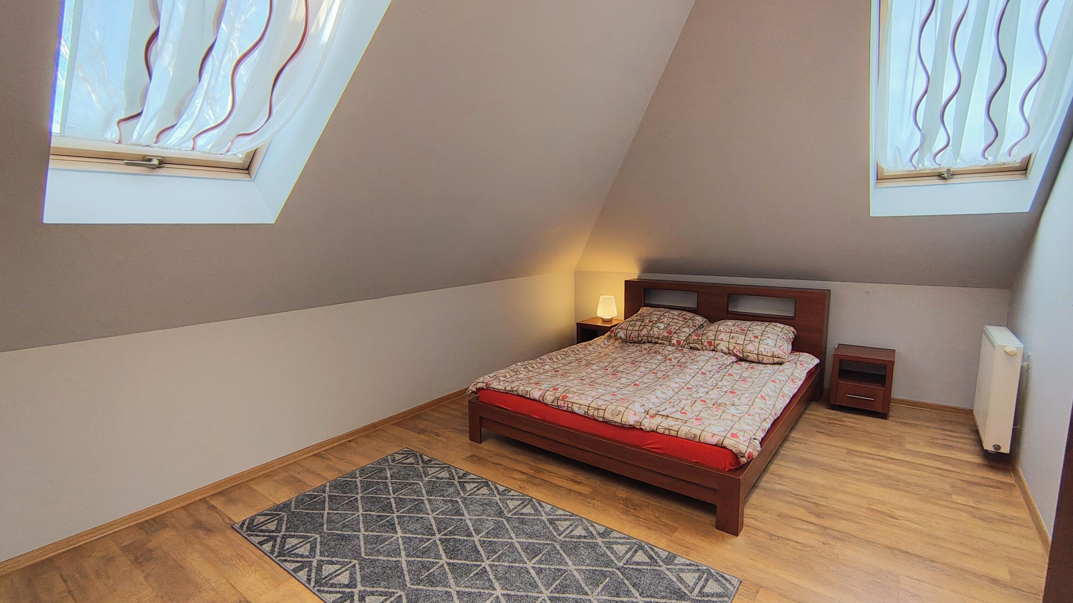 KIELCE, UL. HOŻA | 652,66m² | 3 KONDYGNACJE | WINDA | DUŻY POTENCJAŁ