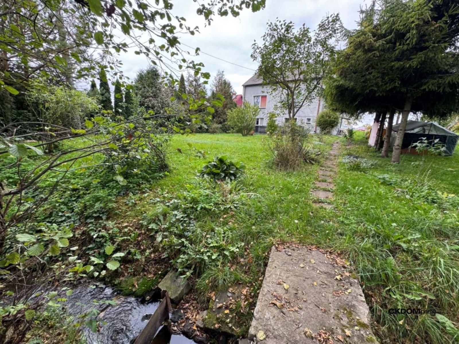 Dom z potencjałem i urokliwą działką – SKOTNIKI DUŻE 80 m²