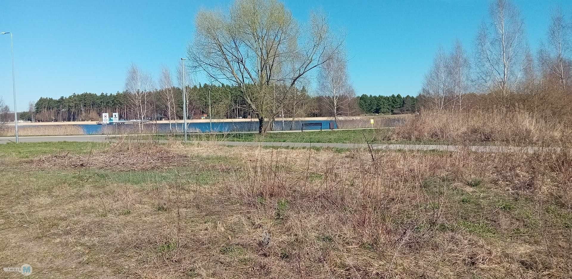 Nieruchomość nad zalewem z prywatnym lasem!