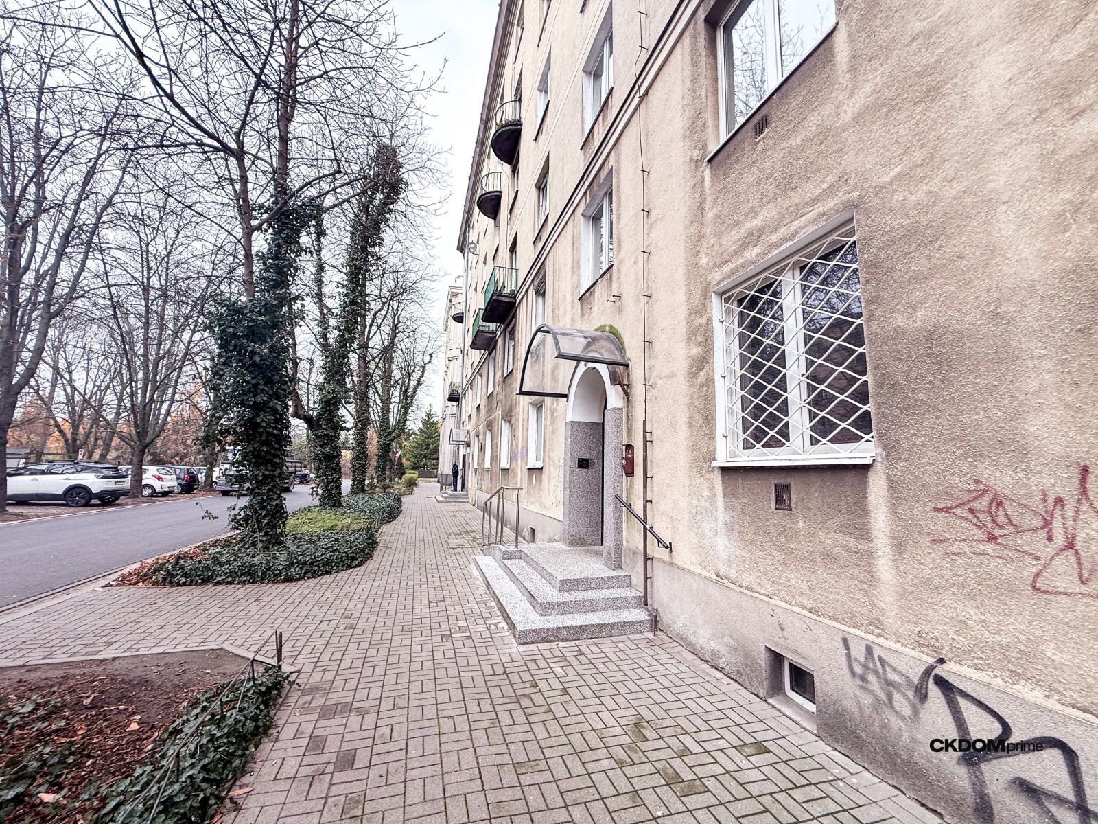 Klimatyczna kawalerka 34,1 m² w kamienicy