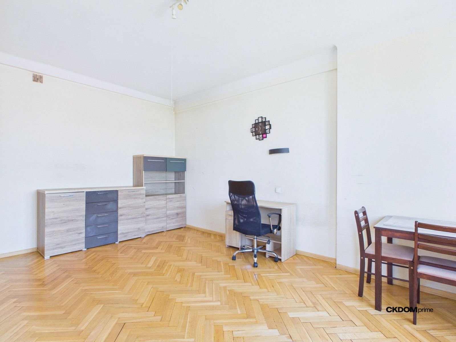 Kawalerka z dużym balkonem typu taras i widokiem na panoramę Radomia – ul. Kościuszki 8A