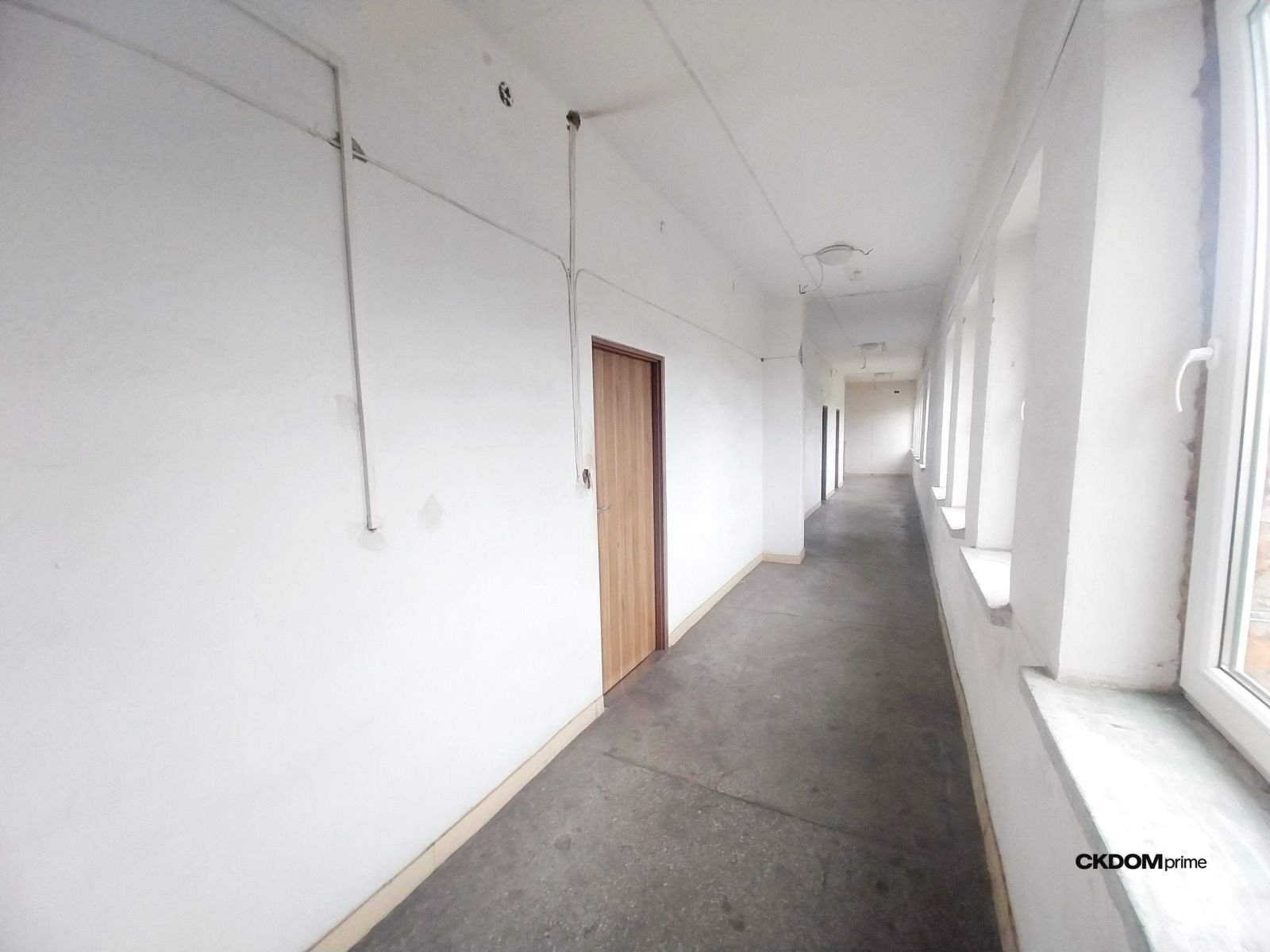 Kompleks magazynowo-biurowy 2078 m² Promnik