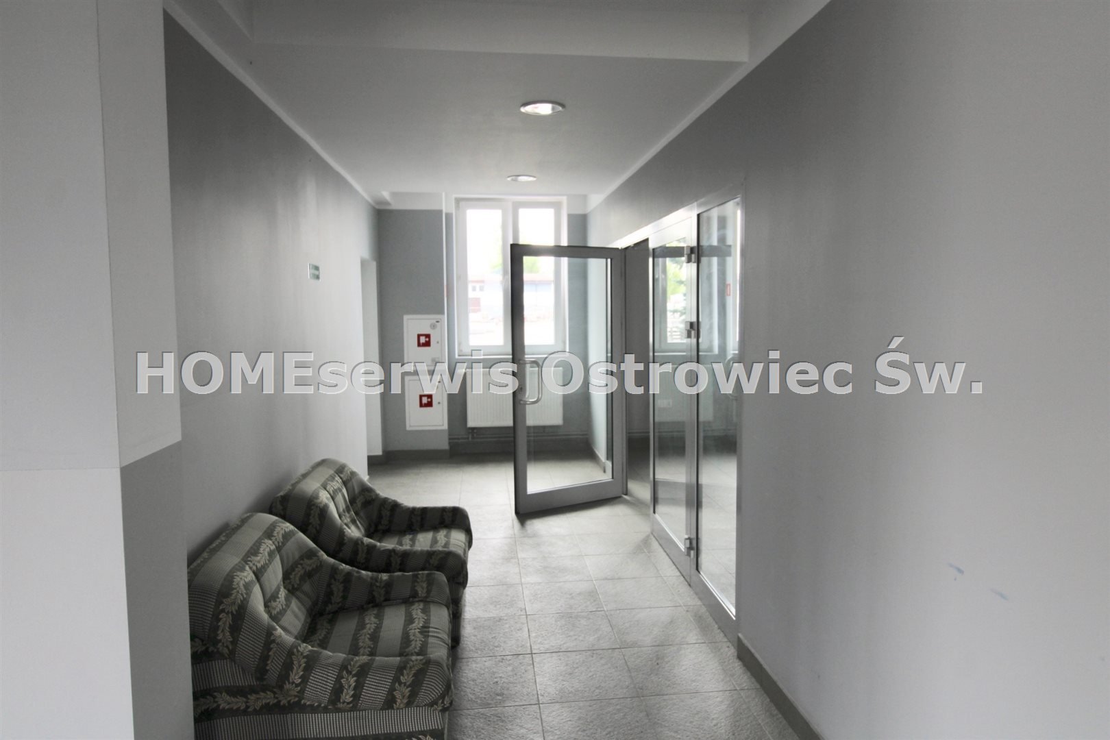 Agencja HomeSerwis prezentuje wynajem lokalu użytkowego o powierzchni 138 m2 na parterze budynku han