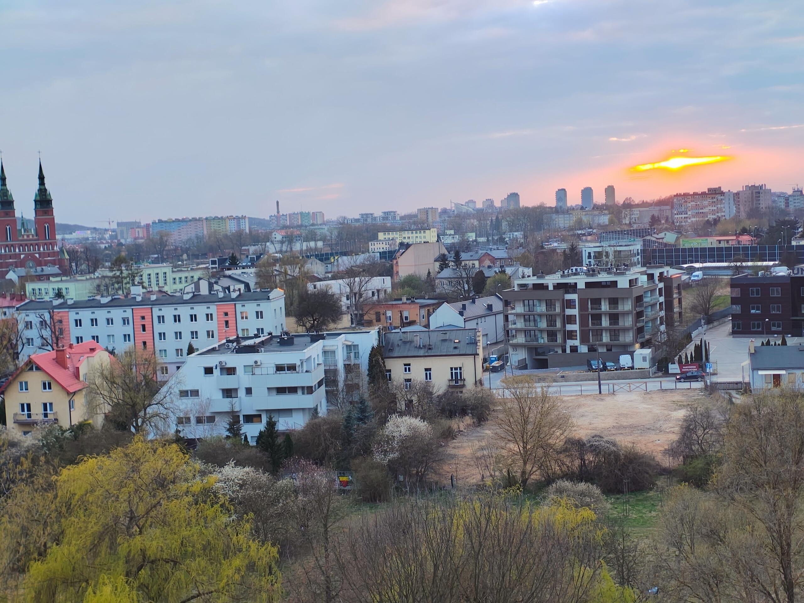 2-pokojowe mieszkanie z loggią– Centrum Kielc, ul. Nowy Świat