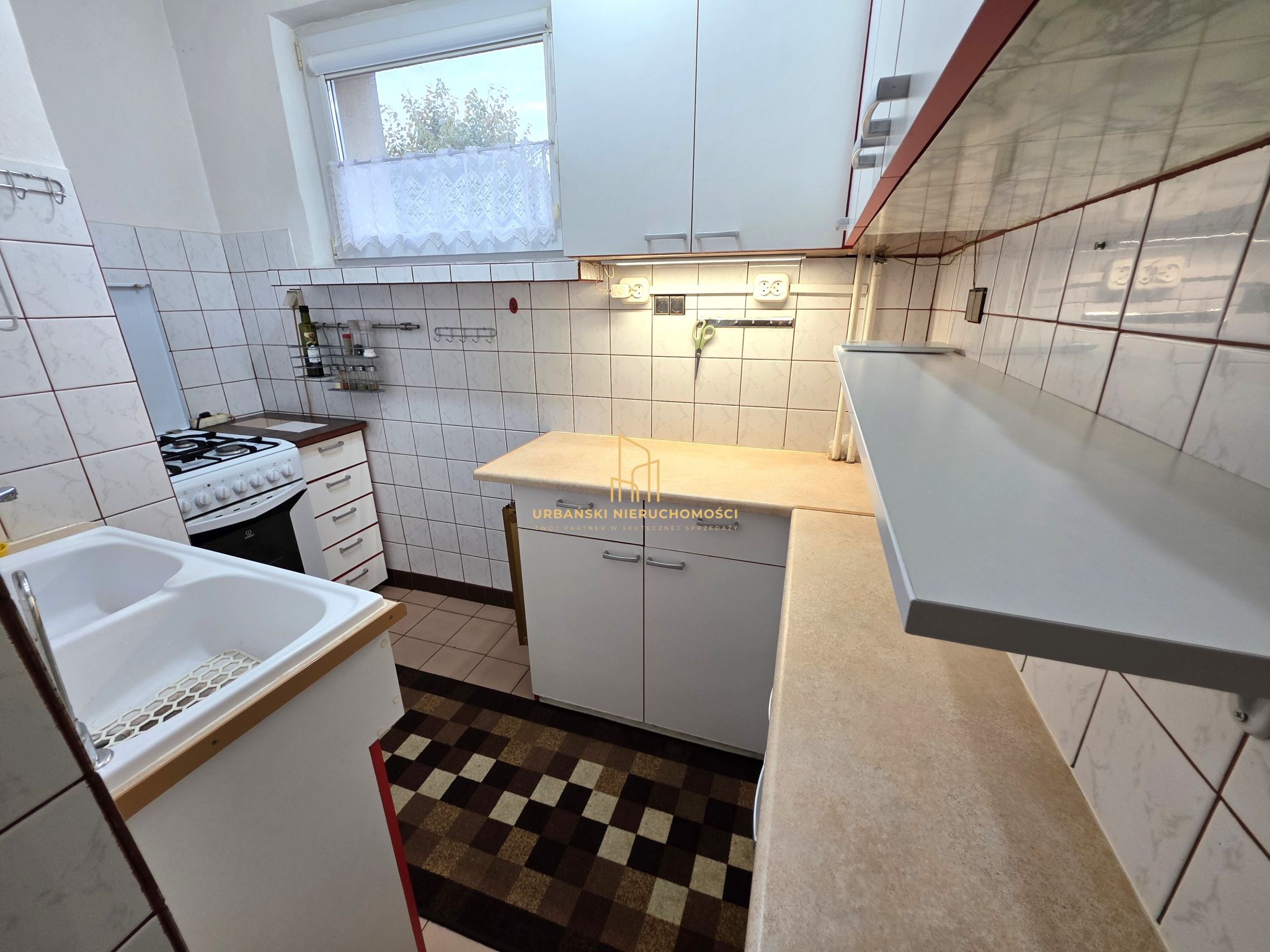 3-pokojowe w pełni umeblowane mieszkanie, na ogrodzonym i monitorowanym terenie!