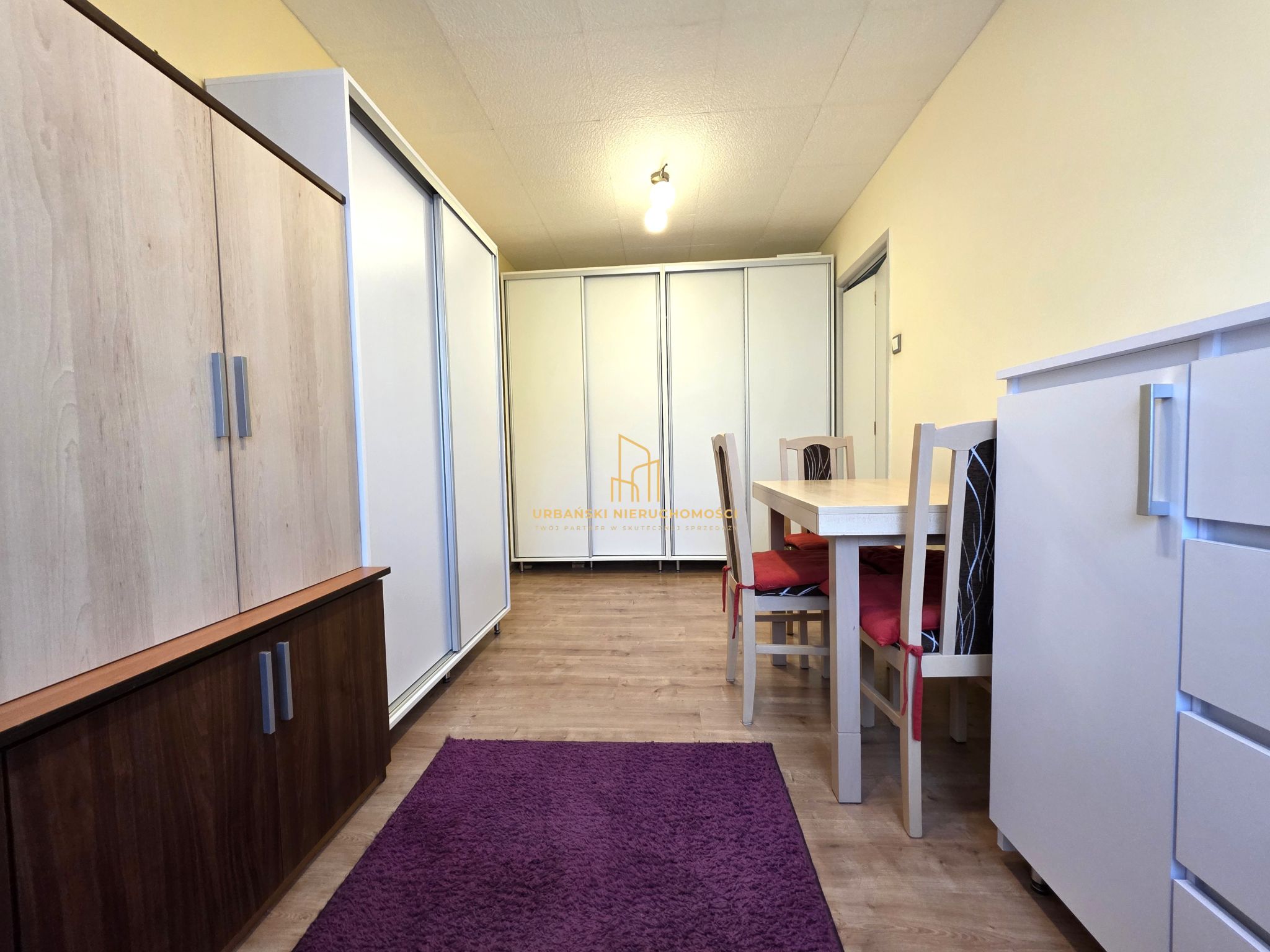 3-pokojowe w pełni umeblowane mieszkanie, na ogrodzonym i monitorowanym terenie!